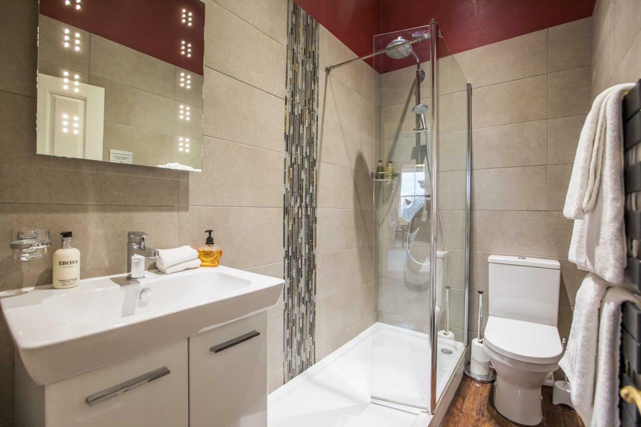 The Upper House 4*
